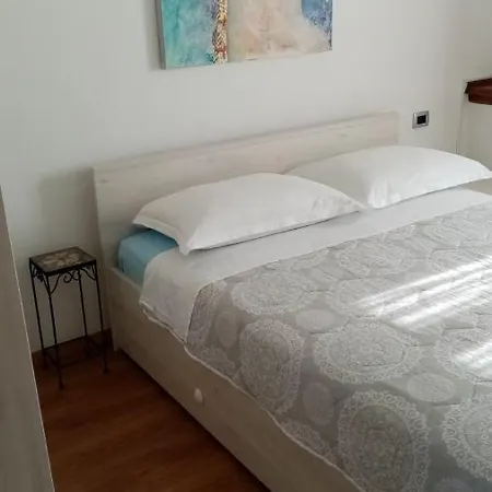 Holiday home Vila Arsini - Sa 3 Sobe Za Do 6 Osoba, - Dracevac